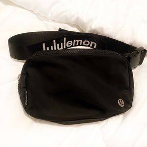 lululemon everywhere belt bag